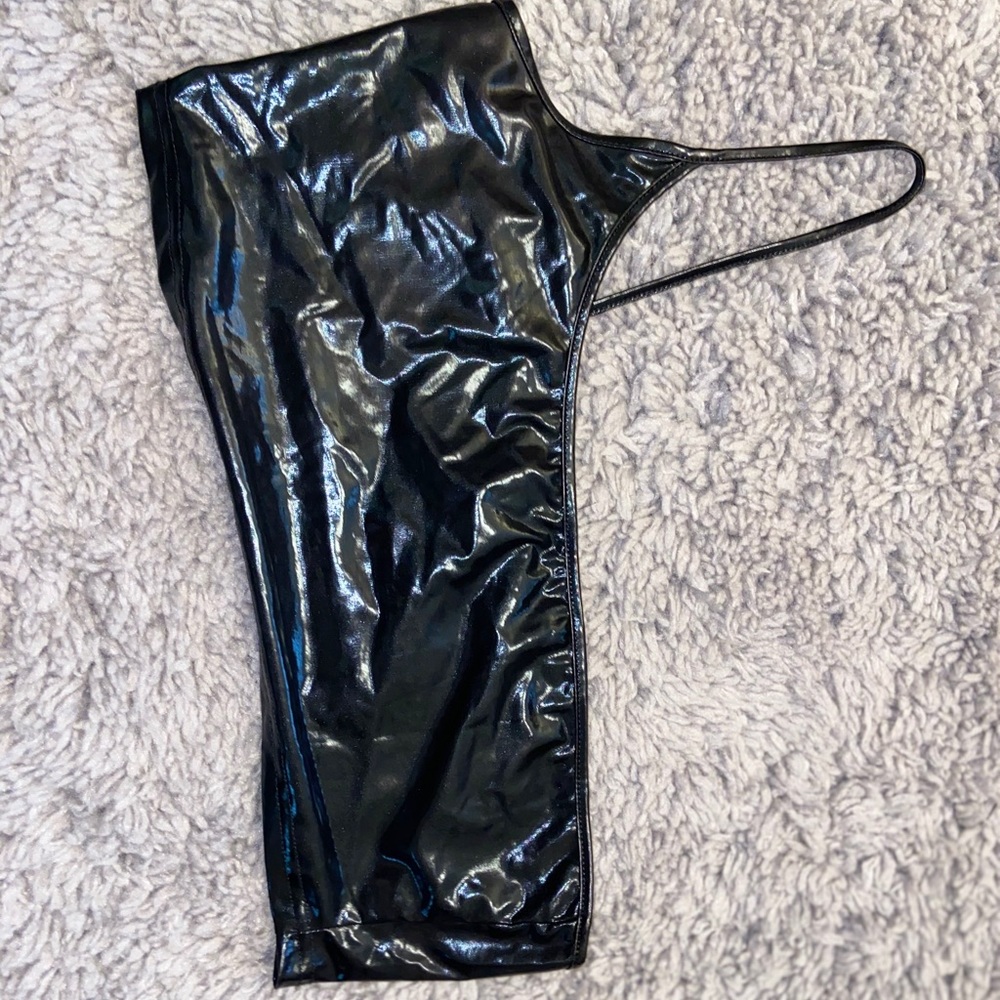 Black crop top!